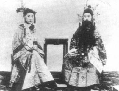 1906年8月4日京剧剧本首次结集出版